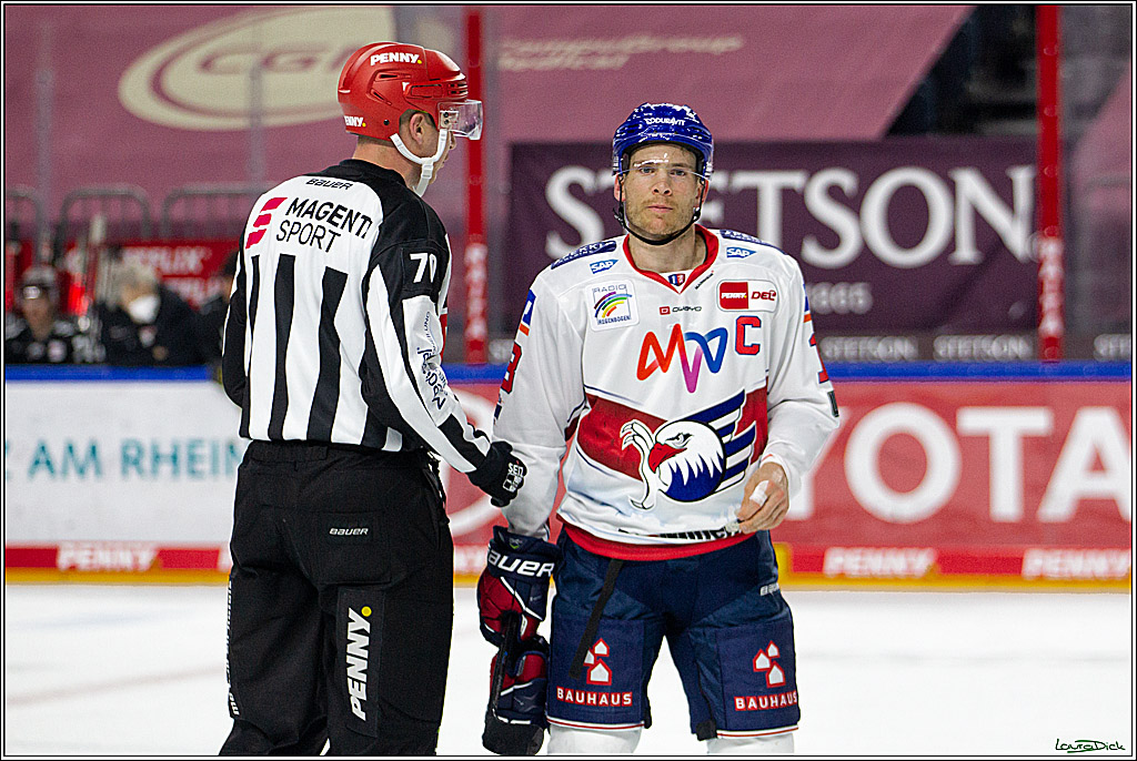 PENNY DEL;  Koelner Haie - Adler Mannheim; Koeln, 08.04.2021